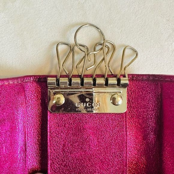 Gucci Beige/Metallic Magenta GG Canvas Key Pouch Wallet 6 Ring - Picture 9 of 11